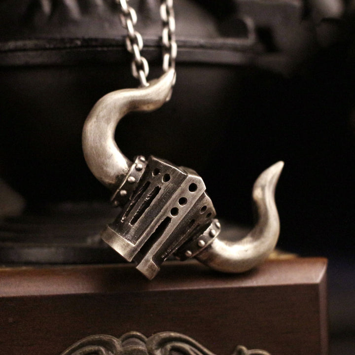 WorldNorse Retro Crusader Horned Heavy Helmet Necklace