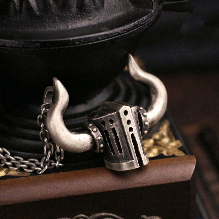 WorldNorse Retro Crusader Horned Heavy Helmet Necklace