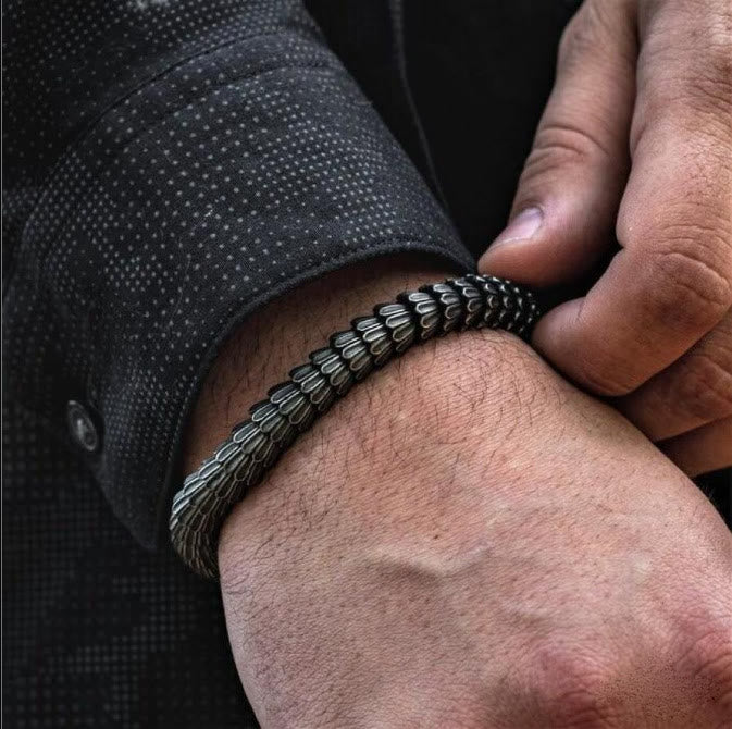 WorldNorse Retro Black Snake Scale Bangle Bracelet