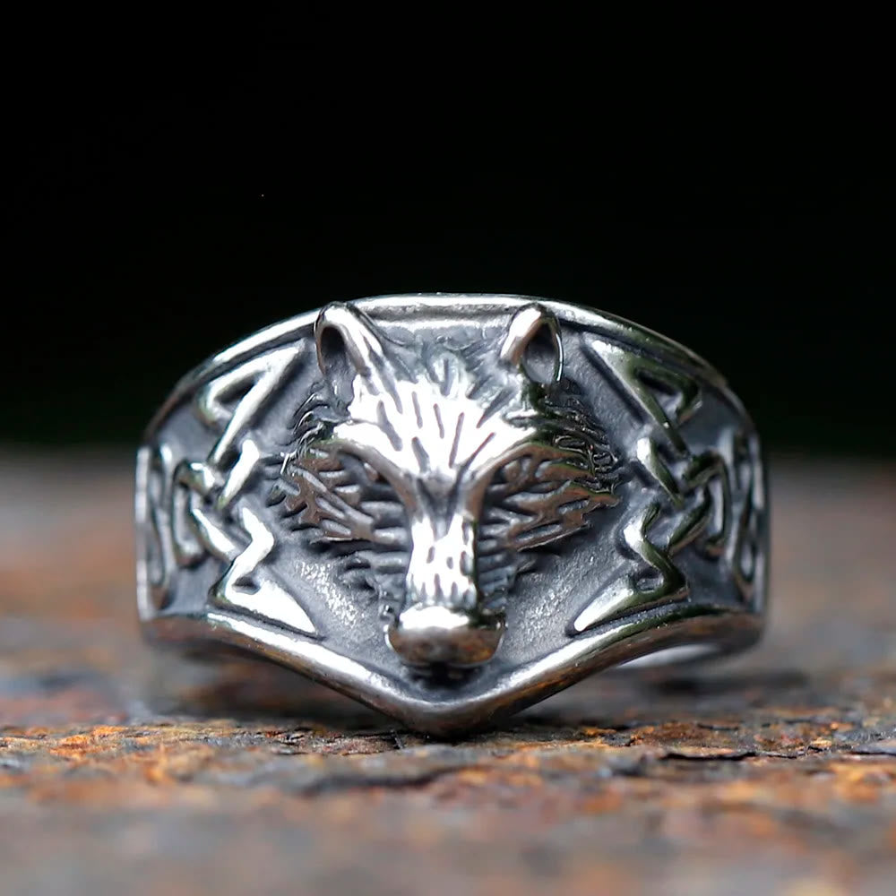 WorldNorse Wolf Head Domineering Ring
