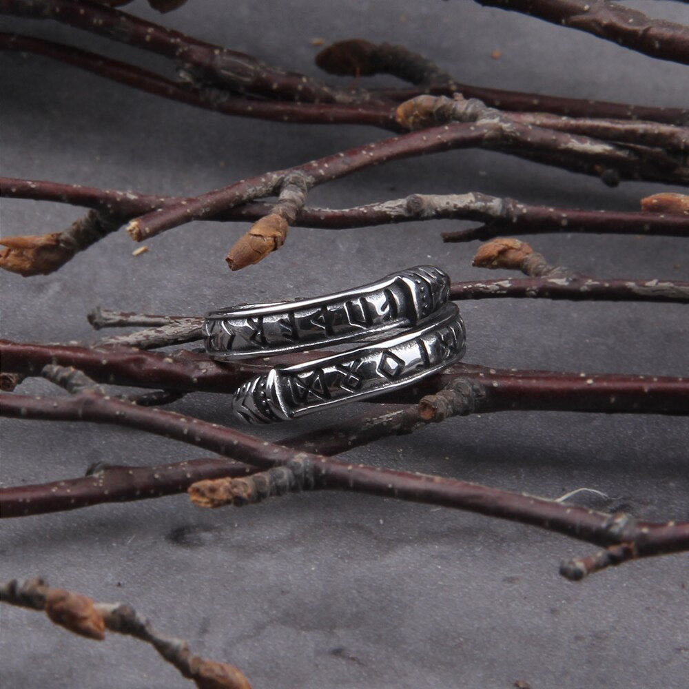 WorldNorse Double Dragon Head With Rune Ring