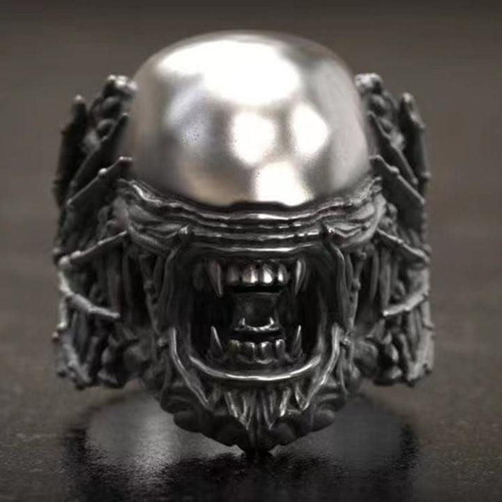 WorldNorse Skull Claw Hug Head Alien Ring