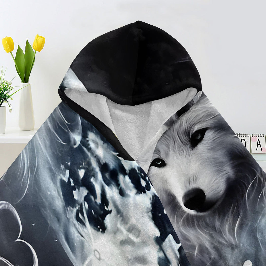 WorldNorse Lunar Heart Glow Wolf Hooded Blanket - image 3