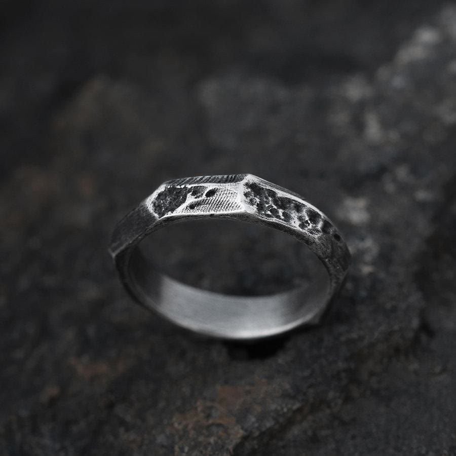 WorldNorse Handcrafted 999 Silver Vintage Geometric Hammered Ring - UK Size V1/2（US 11） - NO THANKS - image 0